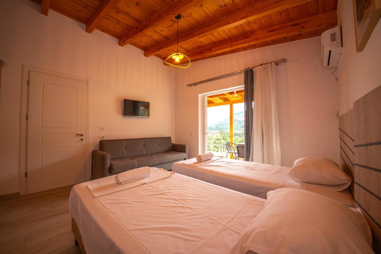 Villa Rondo Himarë Exterior foto